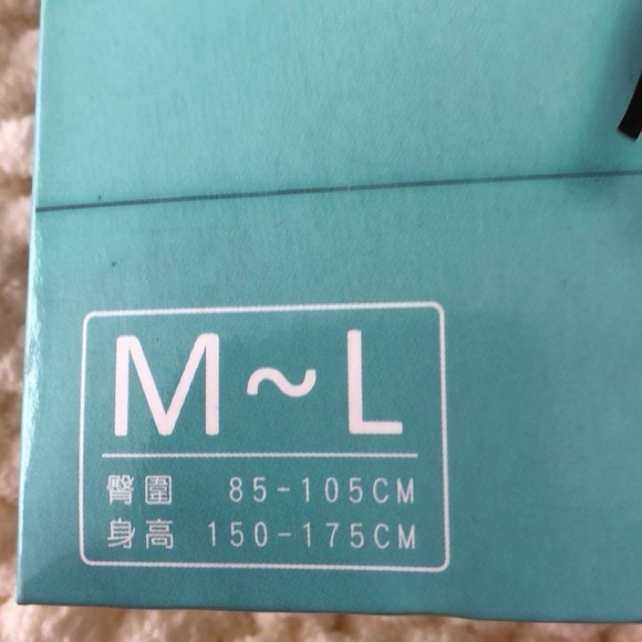 Stockings With pattern - Picture 3 of 3